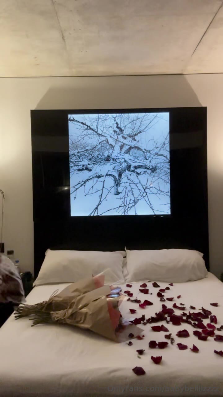 Babybellllzzzz onlyfans spreads flower in a sexy lingerie