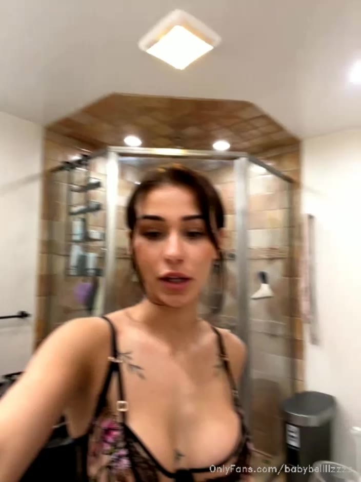 sexy Babybellllzzzz shows her small tits and small ass on camera