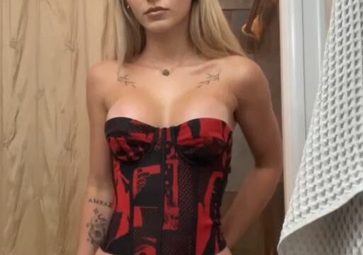 Babybellllzzzz strips naked and shows off her sexy tits and ass