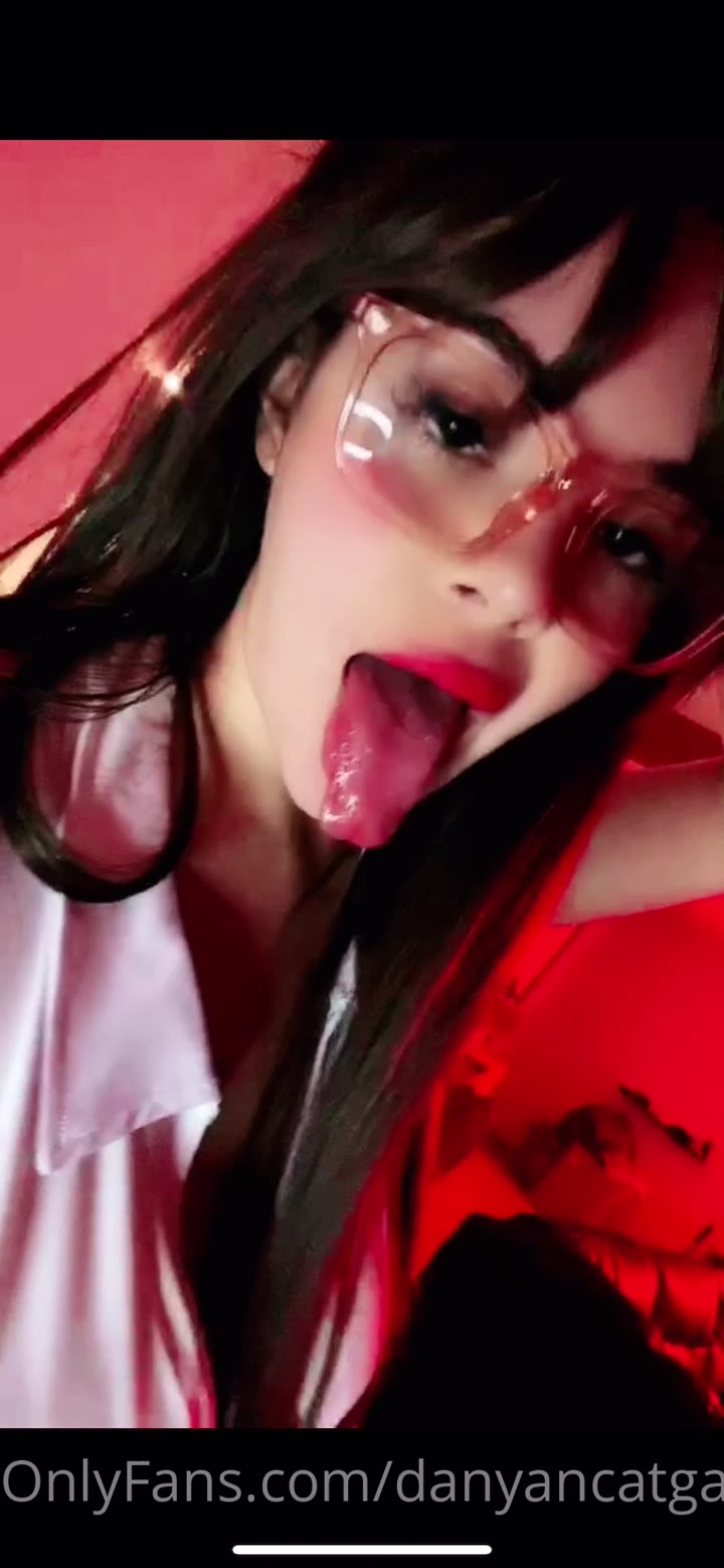 DanyanCat twerking in a sexy school girl custume