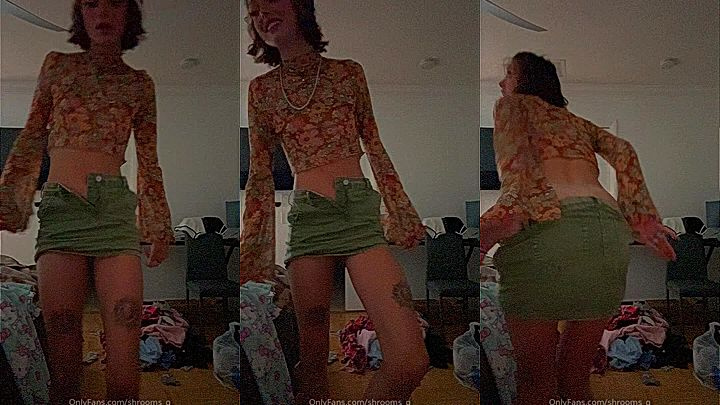 Sexy slut Shrooms Q getting nude for fans leaked