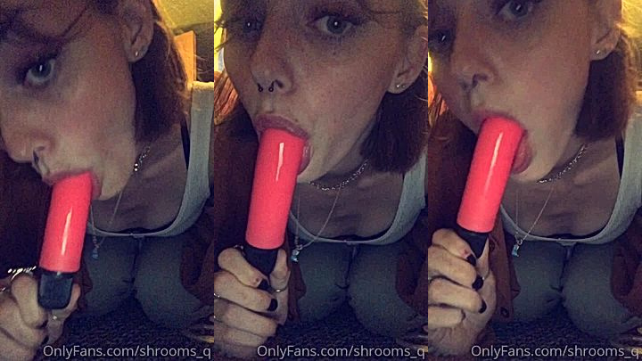 Hot american girl enjoying in sucking sextoy Shrooms Q leaks